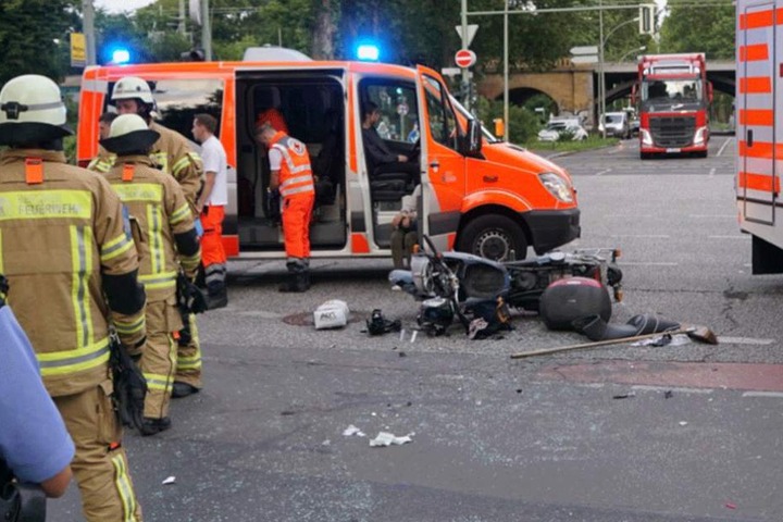 Der Motorradfahrer kam schwerverletzt ins Krankenhaus.