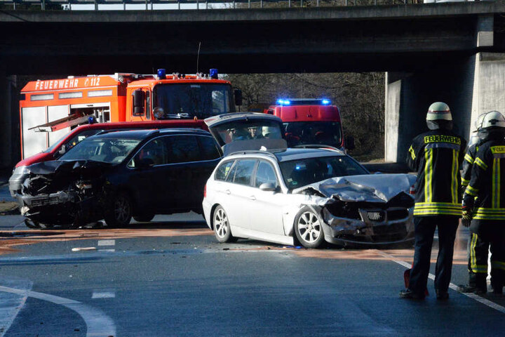 Ein Volvo wurde ebenfalls beschädigt.