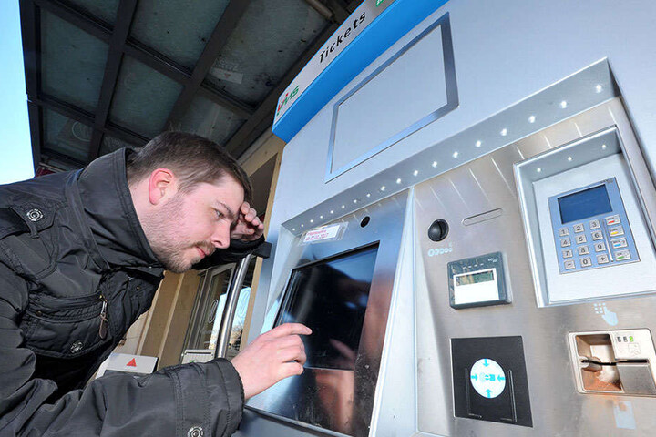 Die Fahrscheinautomaten der CVAG sind neu. Das Touch-Display funktioniert nicht.