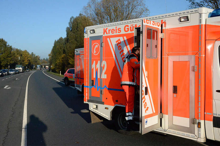 Ein Notarzt versorgte den schwer Verletzten.