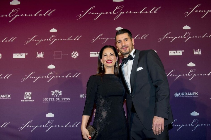 Diana Fiel ist der große Rückhalt von Cristian. Hier sind die beiden beim SemperOpernball 2016 zu sehen.