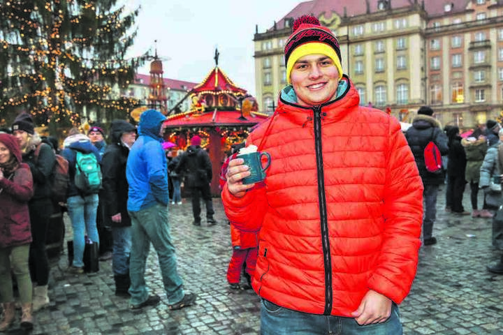 Student Pavel (22) ist sogar extra aus dem ostböhmischen Pardubice (etwa 250 Kilometer entfernt) angereist, um in Weihnachtsstimmung zu kommen.