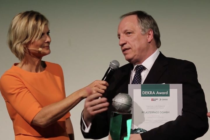 So sieht der einstige Fernseh-Kuppler heute aus: Frank Liehr bei der Verleihung des DEKRA-Awards.