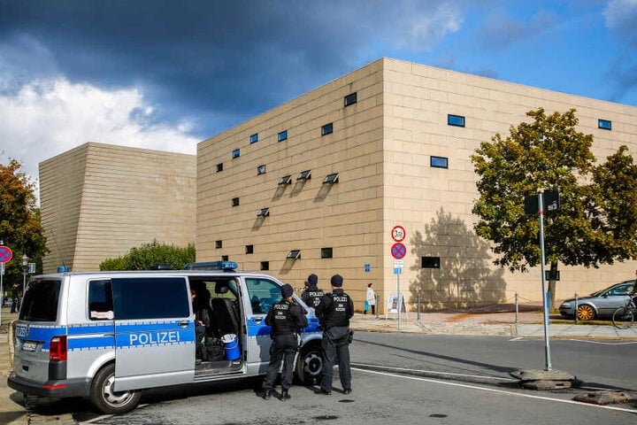 Synagogen sollen besser und vor allem besser abgestimmt beschützt werden.