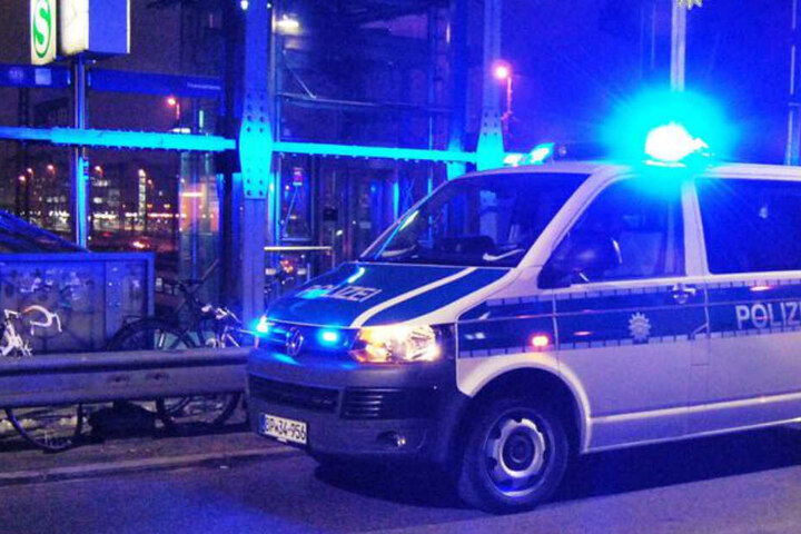 Die Polizei musste den Streit am Ostbahnhof auflösen und ermittelt jetzt unter anderem wegen Körperverletzung. (Symbolbild)