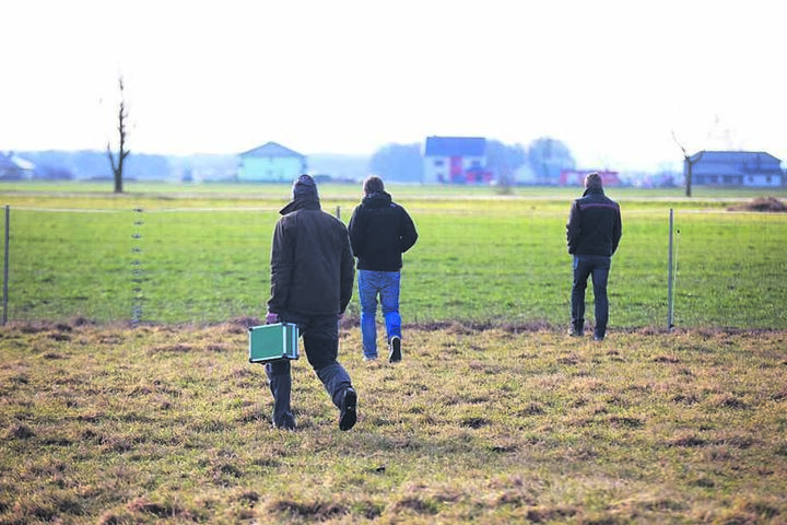 Sollte die stromführende Litze das Überspringen nachhaltig unterbinden, könnten weitere Zäune so "aufgerüstet" werden, sagt das Ministerium.