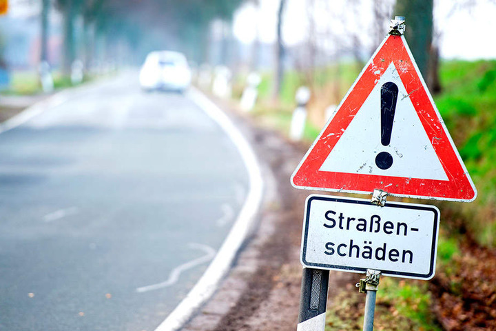 Fast die Hälfte der Staatsstraßen in Sachsen ist in einem schlechten Zustand.