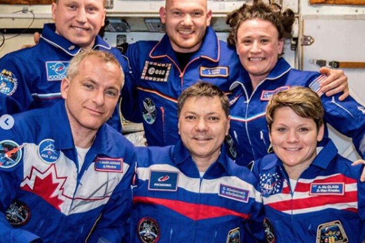 (von links) Sergei Prokopjew, Alexander Gerst, Serena Auñón-Chancellor, David Saint-Jacques, Oleg Kononenko und Anne McClain.