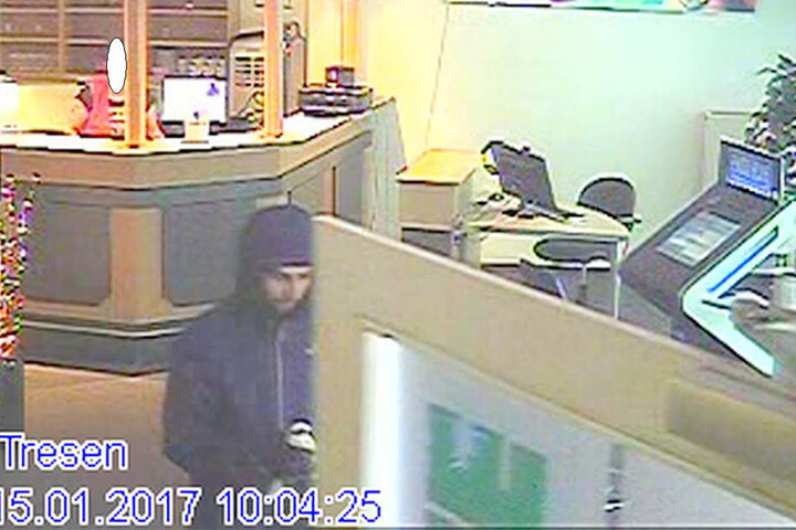 Mit diesem Foto fahndet die Polizei nach den Tätern.