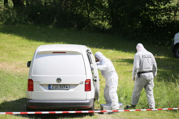 Nach dem Fund der Babyleiche 2017 sicherte die Polizei Spuren, jetzt waren die Beamten wieder an der Stelle im Einsatz.