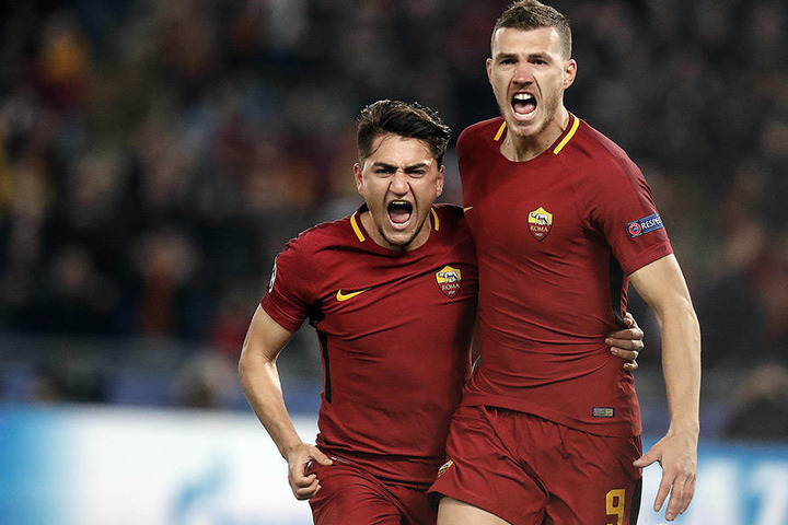 Edin Dzeko (rechts) und Teamkollege Cengiz Ünder bejubeln einen Achtelfinal-Treffer gegen Donezk.