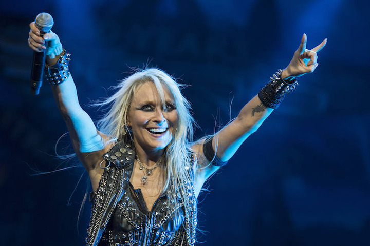 Wie hier 2013 bei legendären Wacken Open Air Festival wird Metal-Queen Doro Pesch (54) am Sonntag das Astra Kulturhaus rocken.