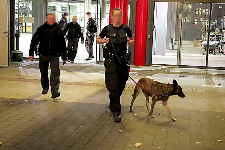 Die Bombendroherin hatte Ärger mit dem Jugendamt.