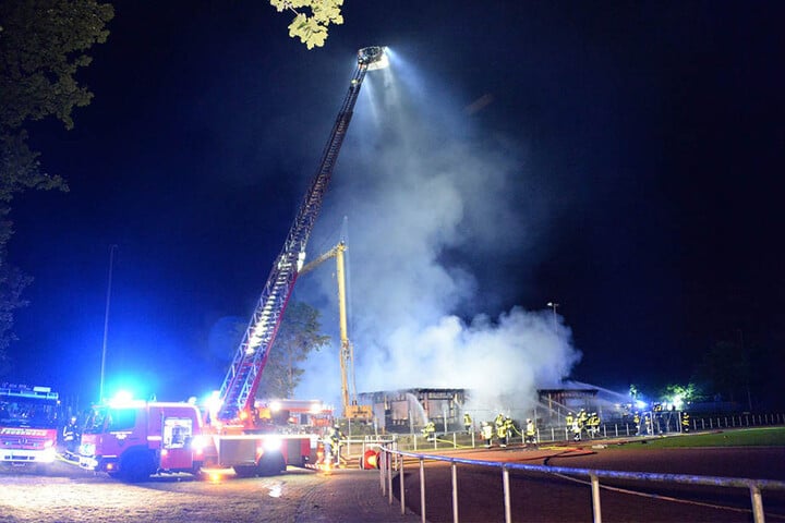 Rund 85 Feuerwehrmänner waren vor Ort.