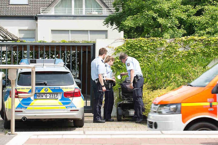 Die Polizei untersuchte den herrenlosen Rolli.