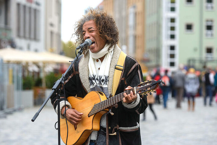 Gitarrist Vincent van Hessen (48) fordert sogar Kontrollen, um die zu lauten Musikanten zu überführen.