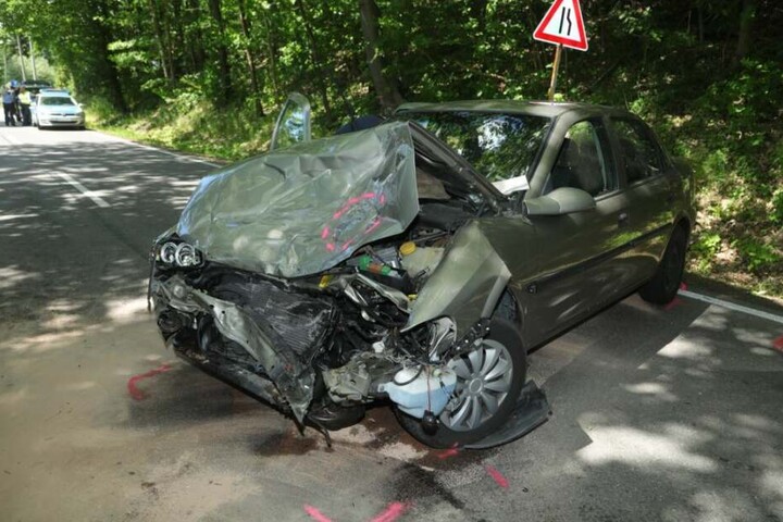 Am Opel Vectra entstand Totalschaden.