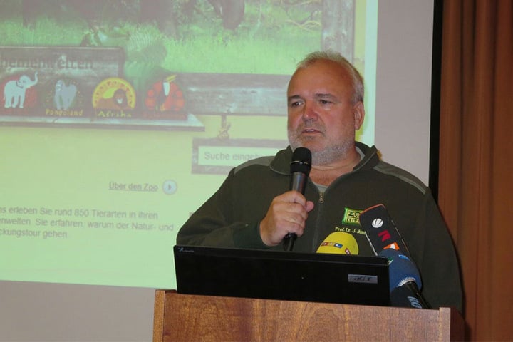 Zoo-Direktor Prof. Jörg Junhold während der Pressekonferenz in Leipzig.
