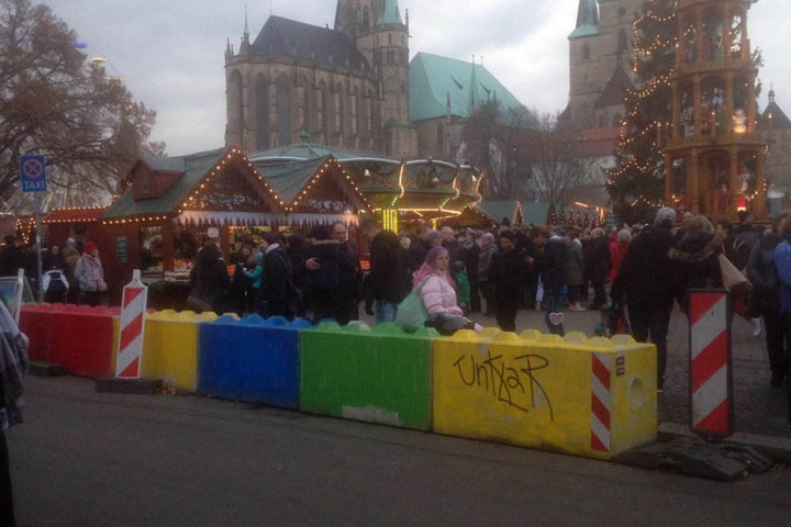 Am Samstag waren die Plakate wieder entfernt worden.