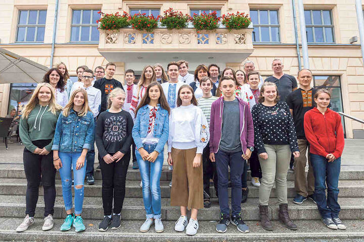 Ferien vom Krieg: Ukrainische Schüler aus Volodymyr Volynsk besuchen derzeit
Zwickau und das Clara-Wieck-Gymnasium.