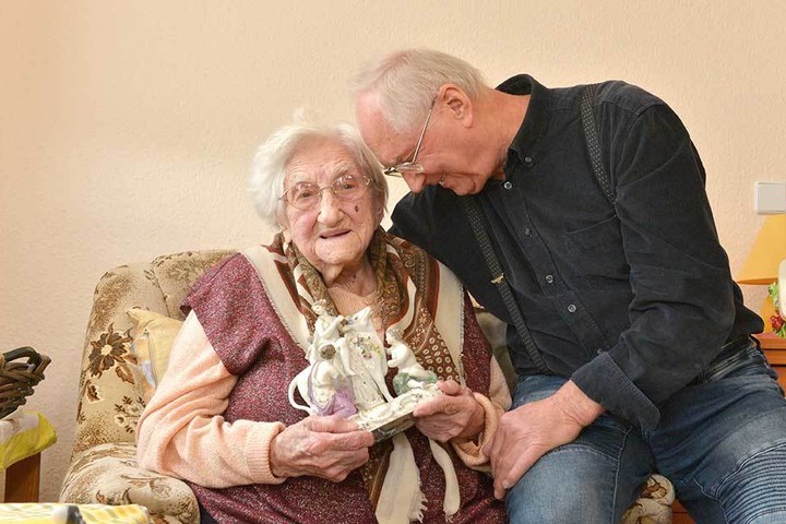Lisbeth und ihr Sohn Dietrich (79).