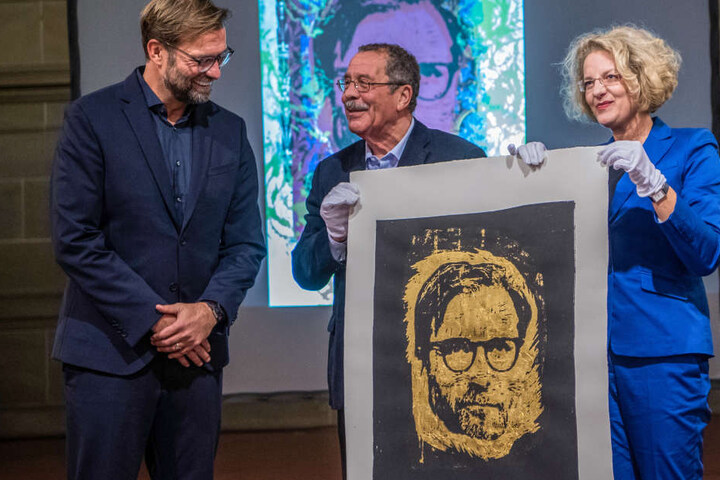 Für das Preisgeld von 4000 Euro erstellt ein renommierter Künstler die Druckgrafik von Klopp.