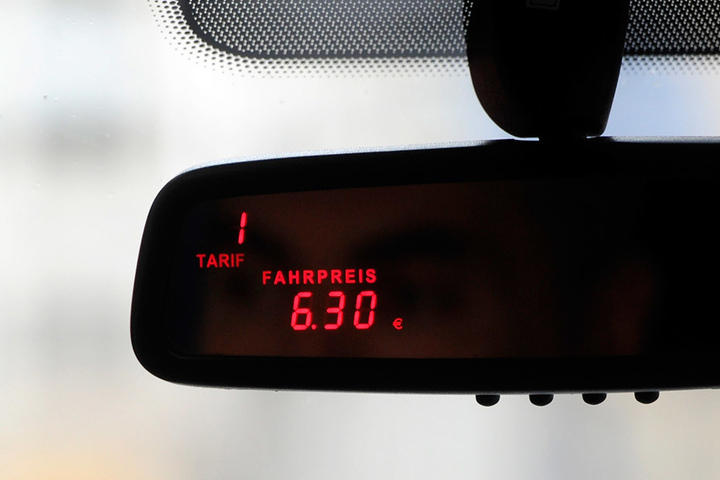 Beruhigend - es wurden nur drei Verstöße wegen zu spät geeichter Taximeter ermittelt.