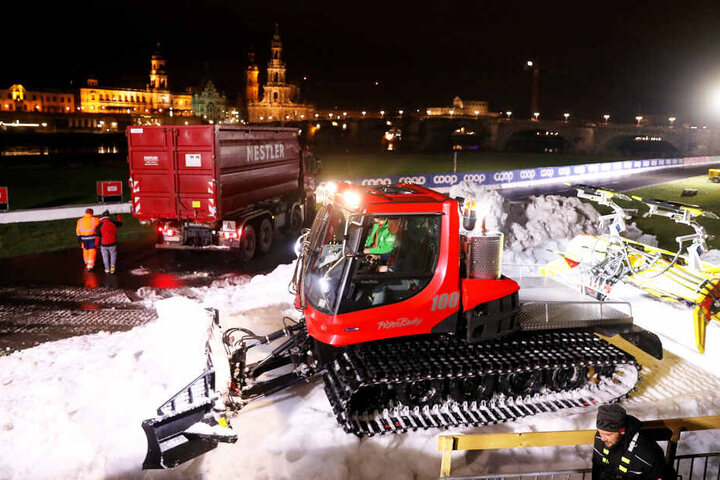 Der Schnee wurde noch in der Nacht an Ort und Stelle verteilt.