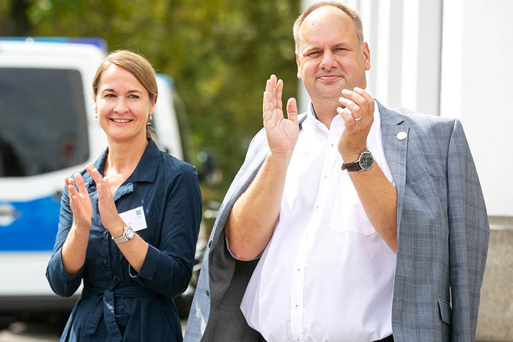 Dirk Hilbert (46, FDP) kann viele Wünsche seiner Bürgermeister nicht erfüllen.