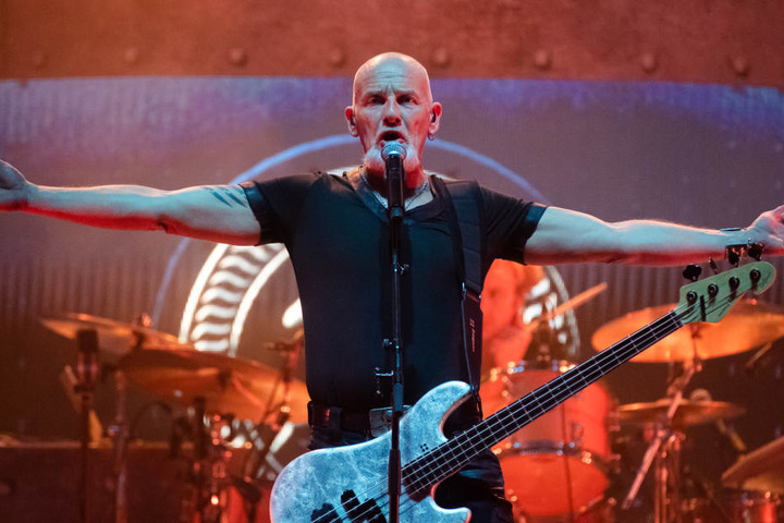 Sänger, Gitarrist und Bassist Björn Both (53).