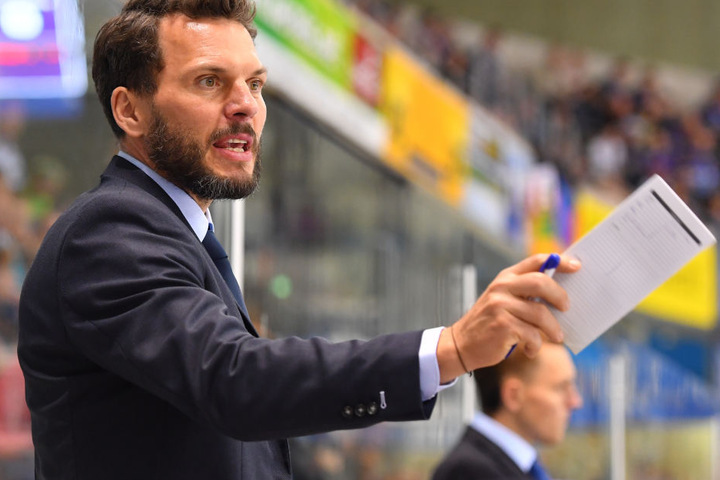Jochen Molling fordert seine Spieler zu mehr Konsequenz vor dem eigenen Tor auf.