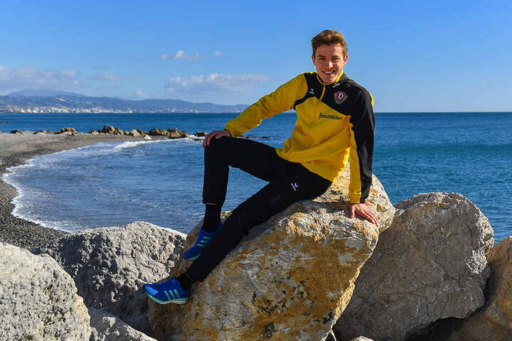 Entspannt am Meer in Marbella. Niklas Hauptmann ist guter Dinge, nach der Winterpause wieder zu seiner Topform zurückzufinden.