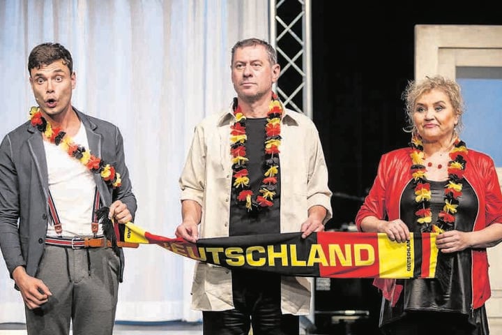 Hannes Sell (l.) steht diese Woche in der Produktion "Freibier wird teurer" auf der Bühne der Herkuleskeule.