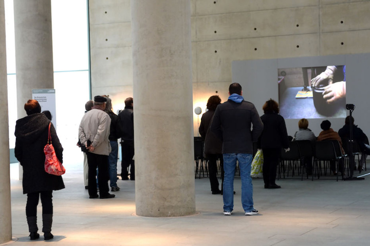 Besucher im Krematorium im Berliner Baumschulenweg.
