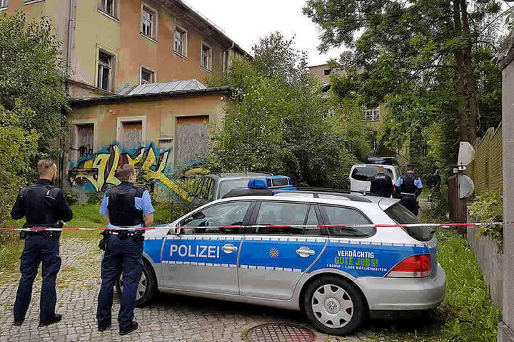 Die Kriminalpolizei war stundenlang in der Industriebrache im Einsatz.