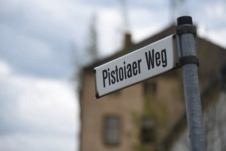 Das Asylbewerberheim liegt am Pistoiaer Weg Ecke Portsmouther Weg.
