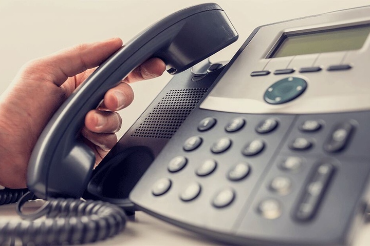 Am Telefon überredete Velit D. ahnungslose Senioren, ihr Geld herzugeben (Symbolbild).