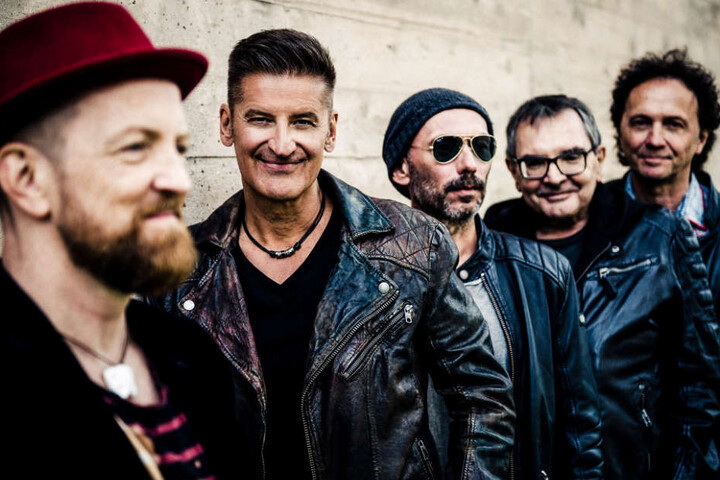 Die Band Pur macht am Sonntag Stimmung in der Schleyer-Halle.