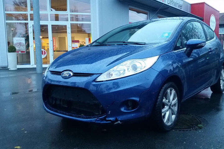 Die Ford-Fahrerin hatte den Mann übersehen.