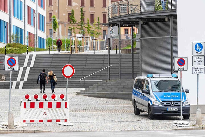 Tausende Demonstranten werden heute in Chemnitz erwartet. Die Polizei bereitet sich auf einen Großeinsatz vor. Mehrere Straßen werden gesperrt.