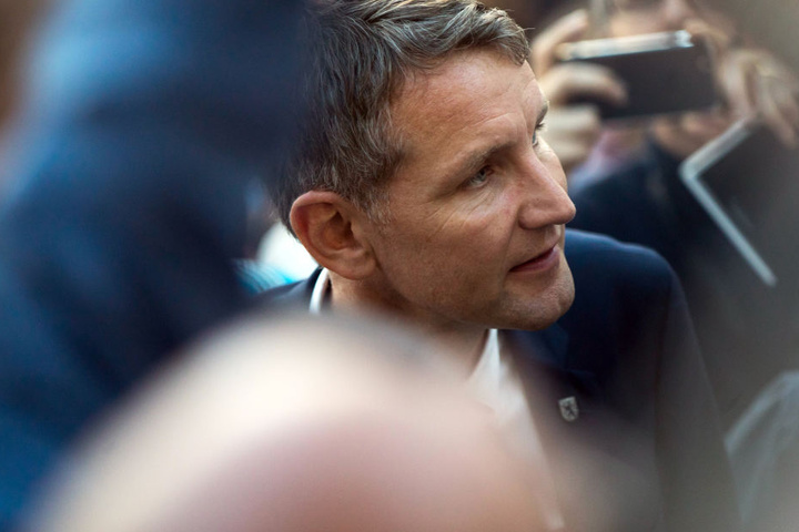 Höcke war bei der Präsentation des Buches "Mit Linken leben" des rechsgerichteten Antaios-Verlags dabei.