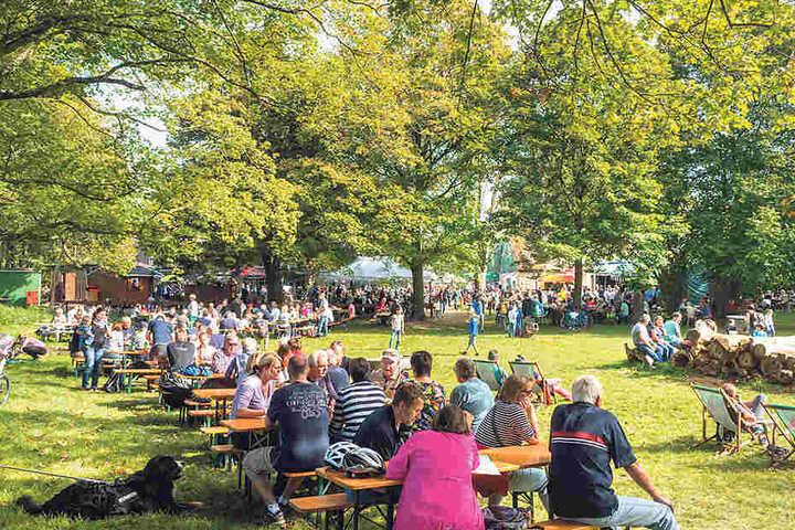 Zum „Oktoberfest“ auf der Hofewiese
war kaum ein Platz frei.