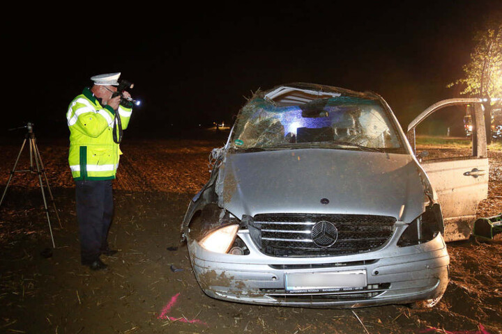 Der Fahrer wurde aus seinem Mercedes geschleudert und dabei tödlich verletzt.