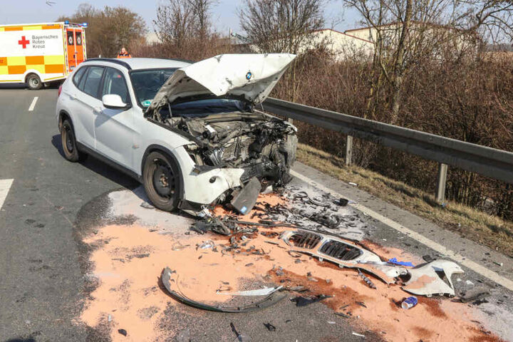 Ein Fall für den Schrottplatz: Der BMW war nach dem Unfall nicht mehr fahrbereit.