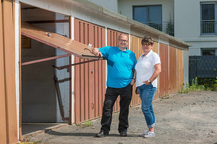 Frank und Jeannette Dobner kämpften um ihre Garage - und erreichten am Ende stadtweite Verbesserungen.