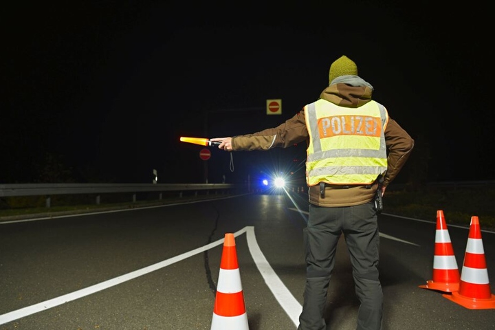 Der 48-Jährige wollte einer drohenden Polizeikontrolle entgehen (Symbolbild).