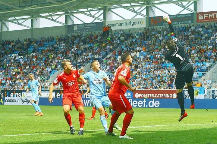 Auf die Abwehr um Klasse-Keeper Johannis Brinkies (hier beim 0:1 in Chemnitz) kommt es für den FSV gegen Meppen besonders an.