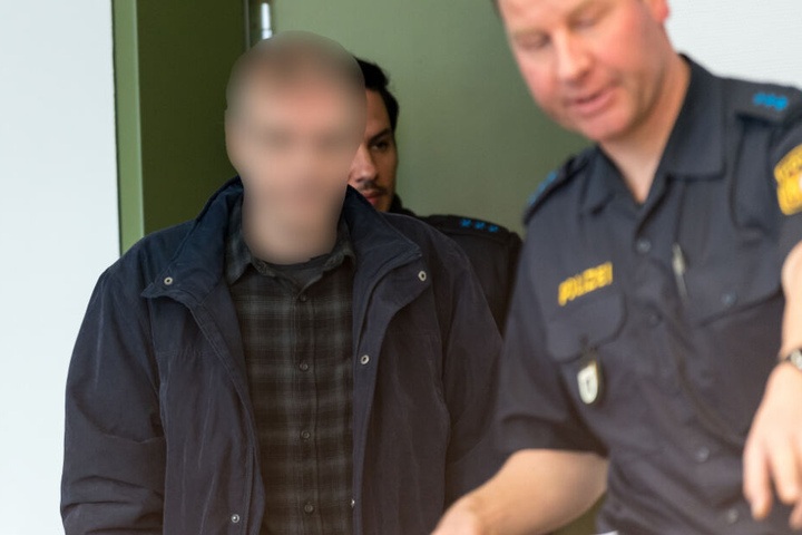 Ein 54-jähriger Mann muss sich im Zuge des Doppelmordes vor Gericht verantworten.