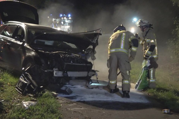 Die Feuerwehr Pulheim half am Unfallort.