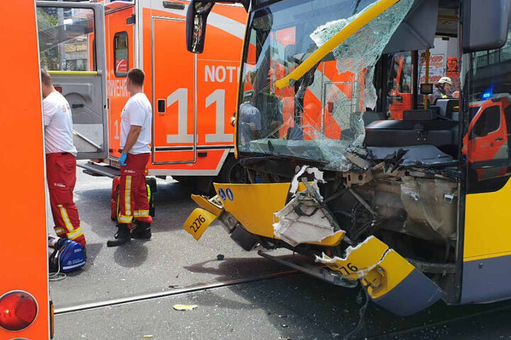 Sanitäter an der Unfallstelle.